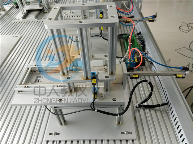 液壓閥臺內部結構,機構運動方案創新設計簡圖怎么做的呢(圖2) 液壓閥臺內部結構,機構運動方案創新設計簡圖怎么做的呢(圖2)